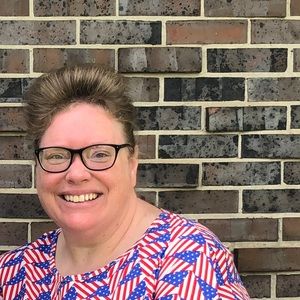 Meet your Posher, Larissa